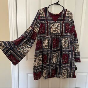 Stunning long sleeve vneck dress